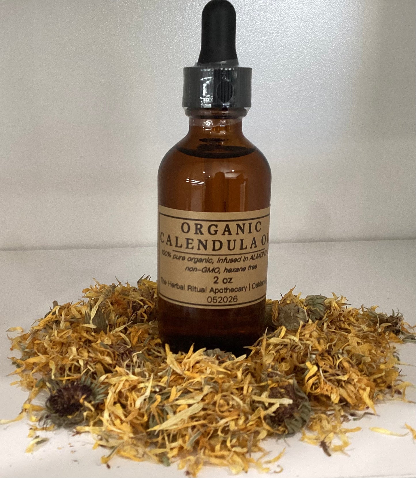 Organic Calendula Oil (2 oz)